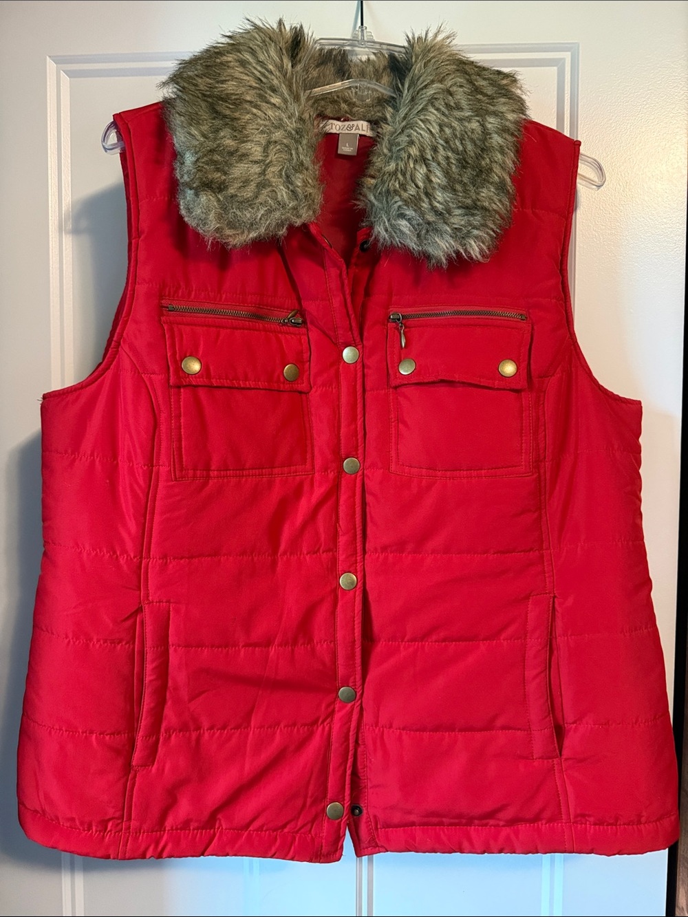 Roz & Ali Red Quilted Vest with Faux Fur Collar